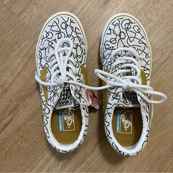 Vans Shape Shoes - Picture 1 of 4